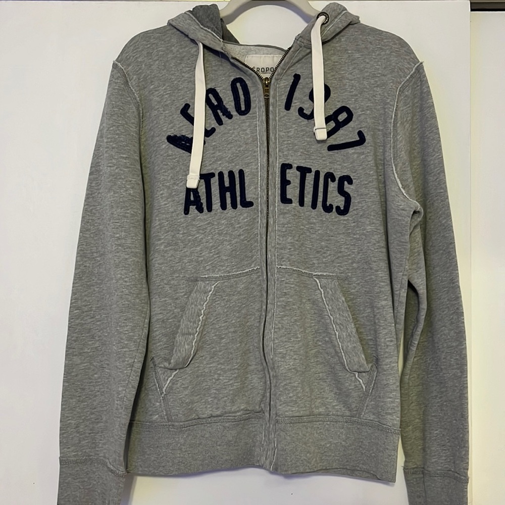 aero zip up hoodie